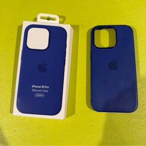 Apple iPhone 16 Pro Case - Deep Blue.